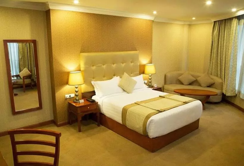 سوییت جونیور, Jupiter International Hotel   Cazanchis