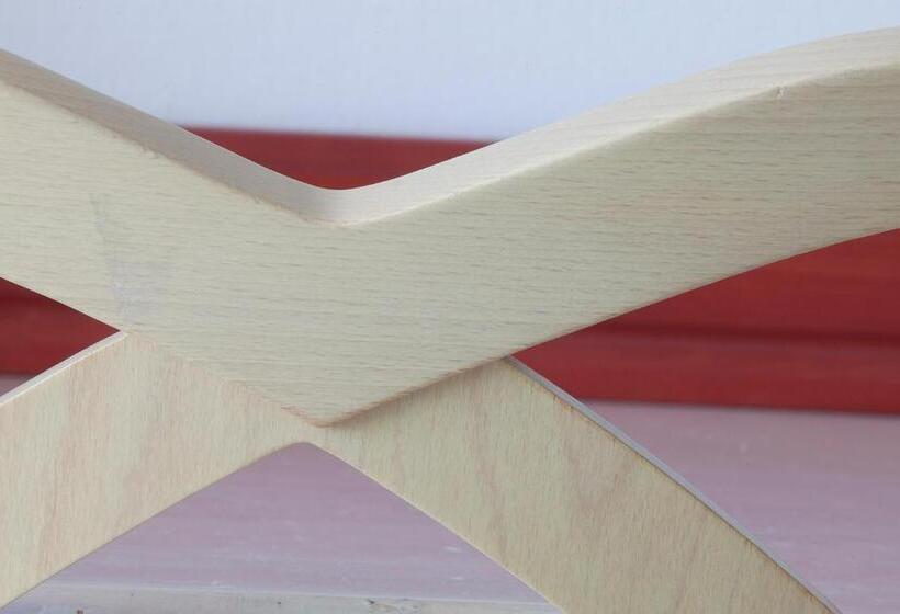 חדר סטנדרט לארבעה, Katja