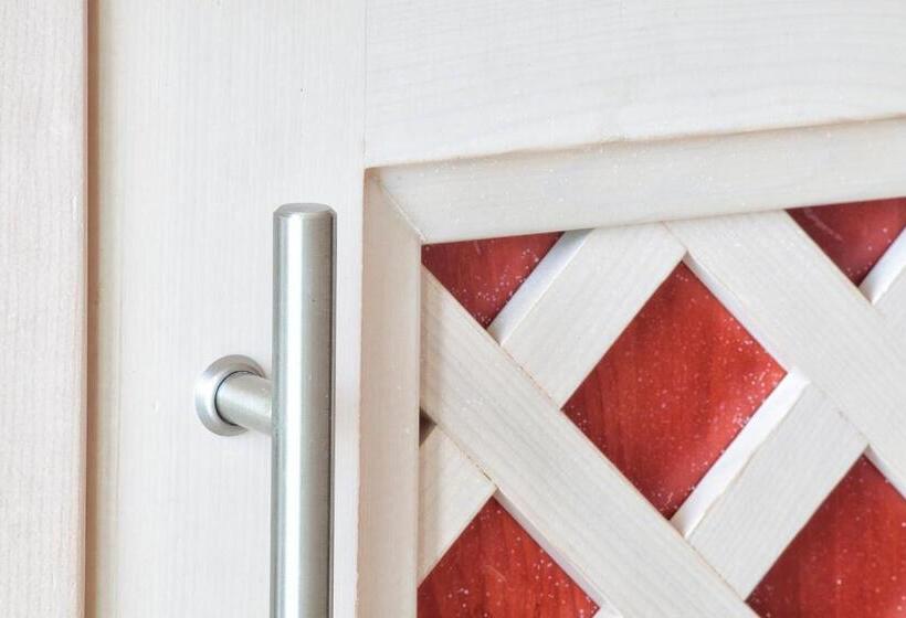 חדר סטנדרט, Katja