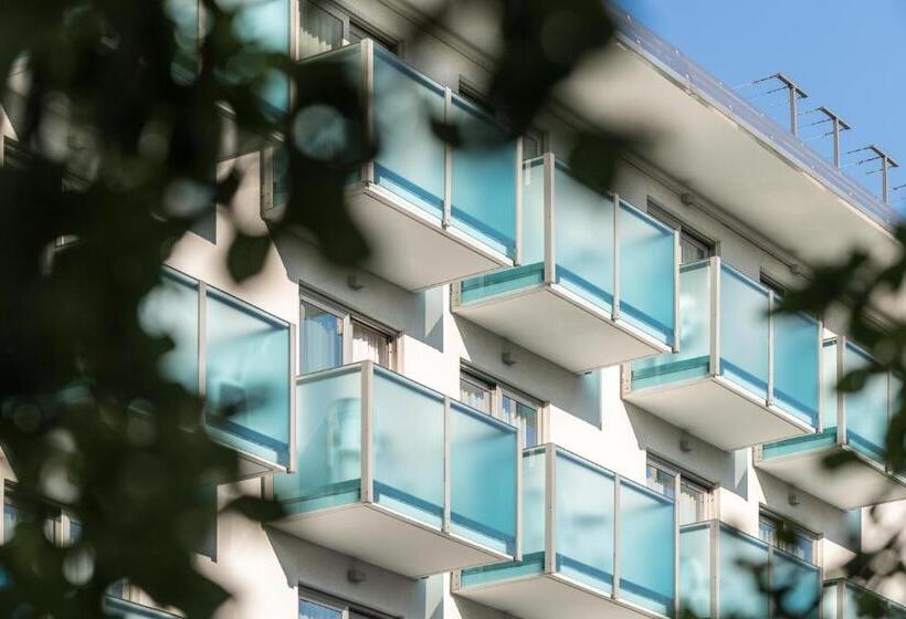 חדר סטנדרט, Katja