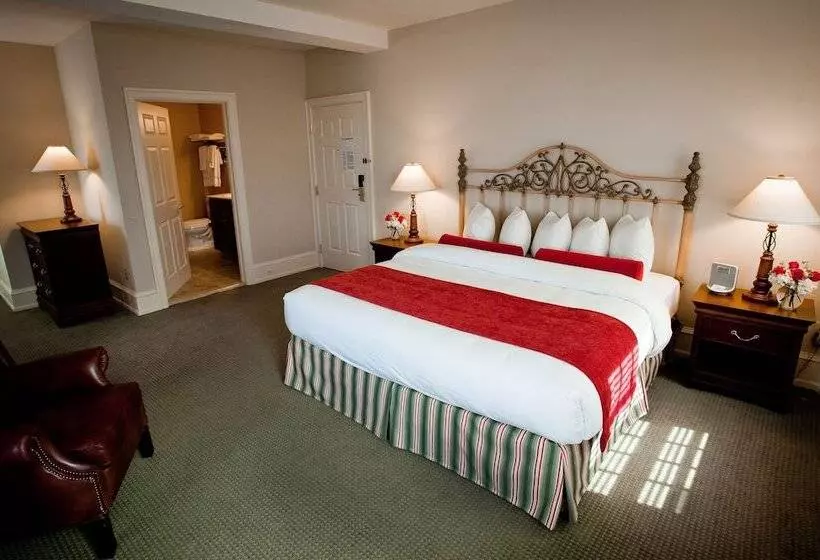 سوییت, Normandy Farm Hotel & Conference Center