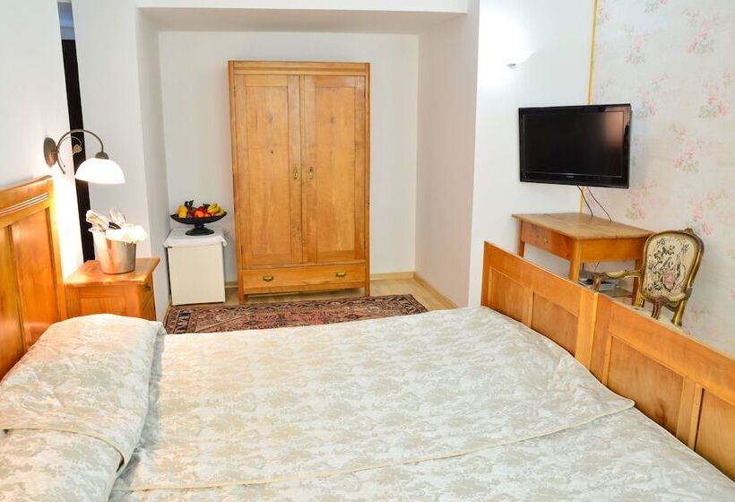 スタンダードルーム, Senator