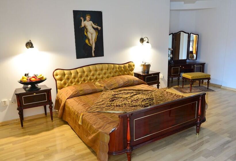 スタンダードルーム, Senator