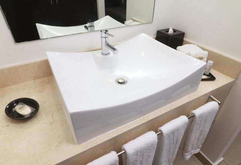 غرفة قياسية ذات إطلالة, Wyndham Garden Guadalajara Acueducto