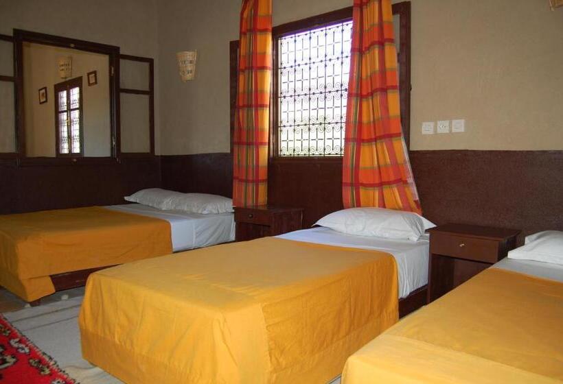 חדר סטנדרט לשלושה, Auberge Amellagou