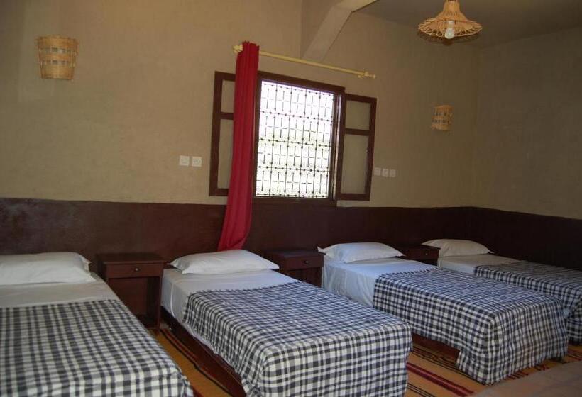 חדר סטנדרט לארבעה, Auberge Amellagou