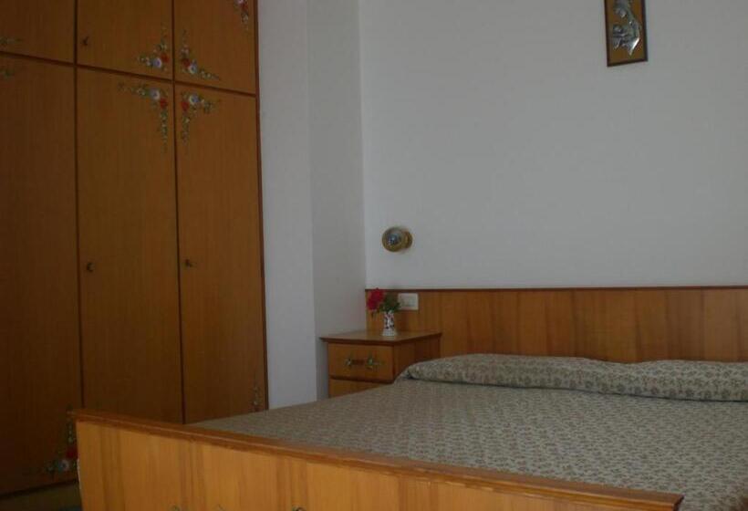 スタンダード４人部屋, Albergo Pensione Serenetta