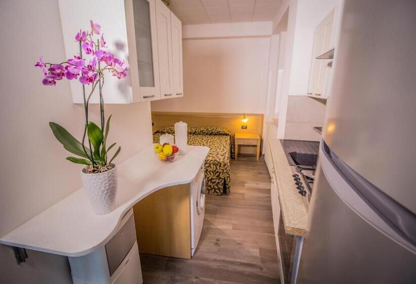 Студио Стандарт с Балконом, Garnì Bellavista