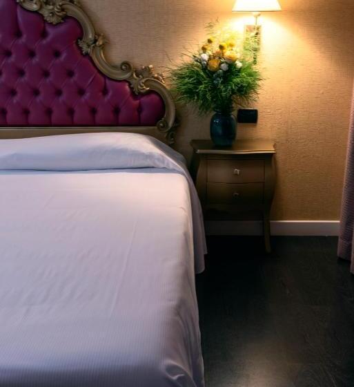 标准间, Motel Flower