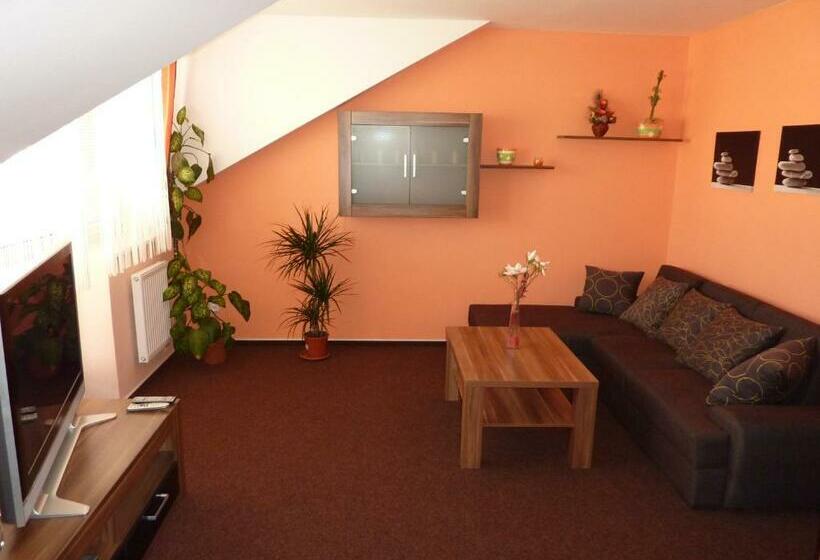 Люкс, Motorest štěpán