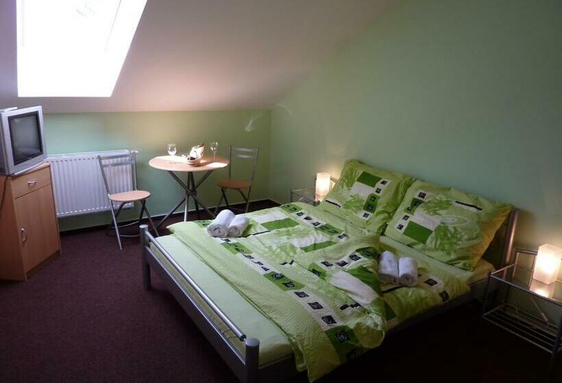 Номер Deluxe, Motorest štěpán