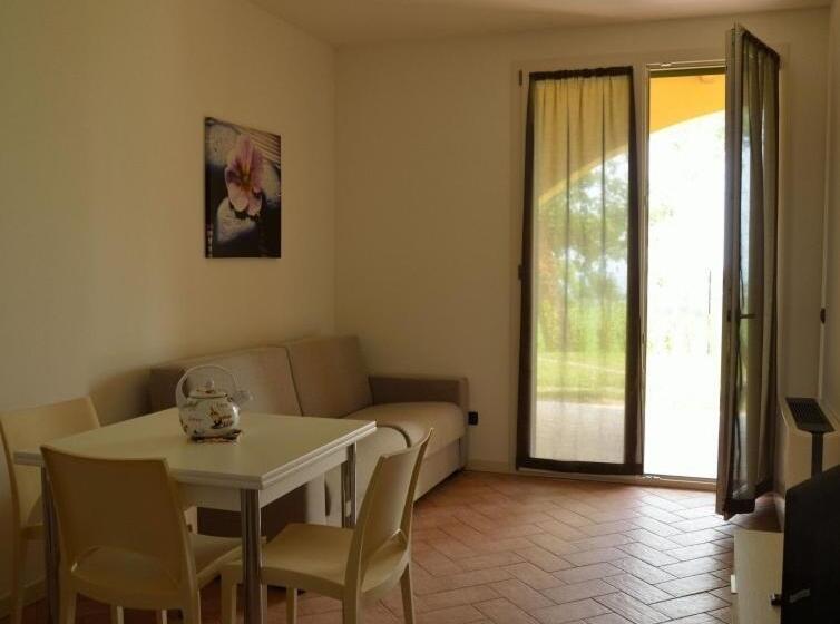 شقة غرفة واحدة, Residence Karina