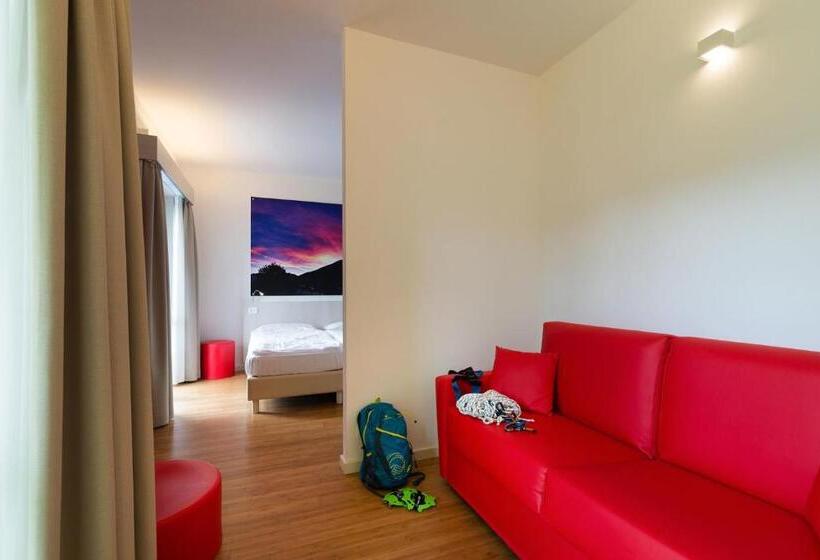 جناح جونيور, Energy