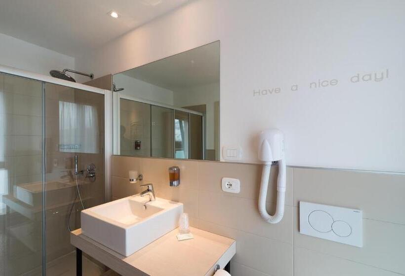 جناح جونيور, Energy