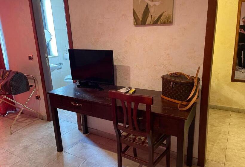 ファミリールーム, Ferramonti