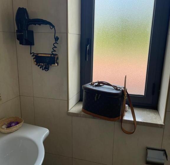 ファミリールーム, Ferramonti