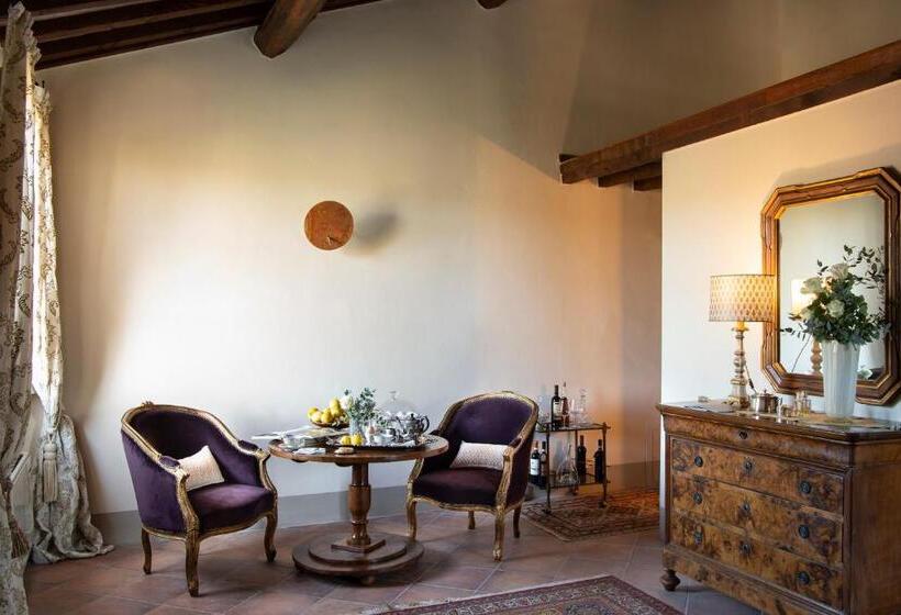 سوییت جونیور لوکس, La Moscadella