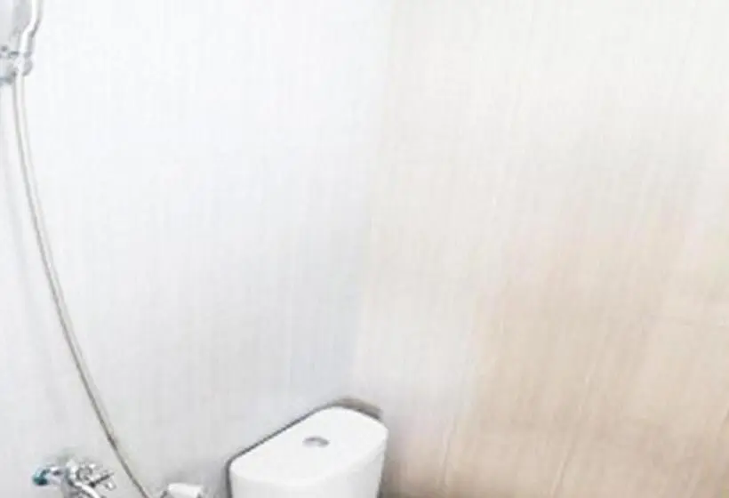 スタンダードルーム, Muzdalifa Syariah Near Alun Alun Gresik Mitra Reddoorz