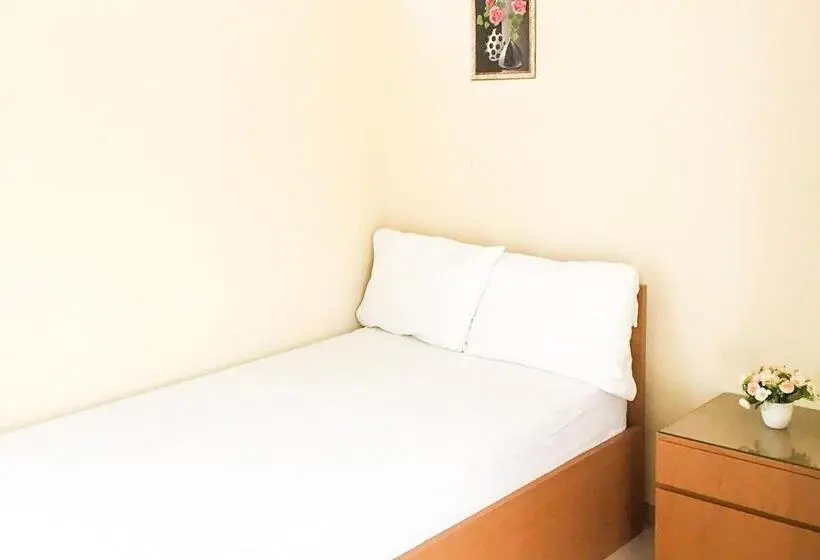 スタンダードルーム, Muzdalifa Syariah Near Alun Alun Gresik Mitra Reddoorz