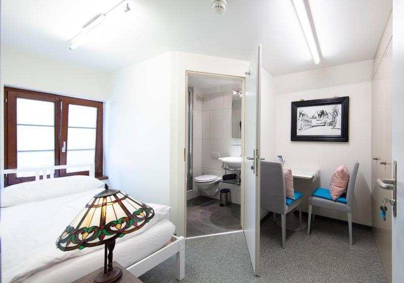 单人经济间, The Boutique Gasthaus Engel