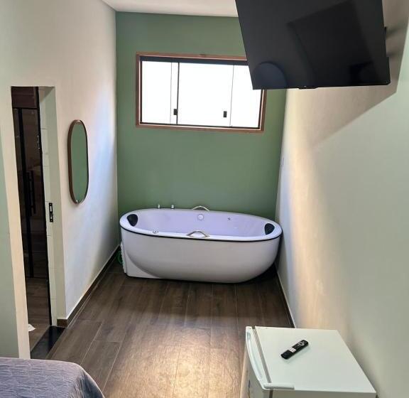 标准间带漩涡浴缸, Chão Mineiro