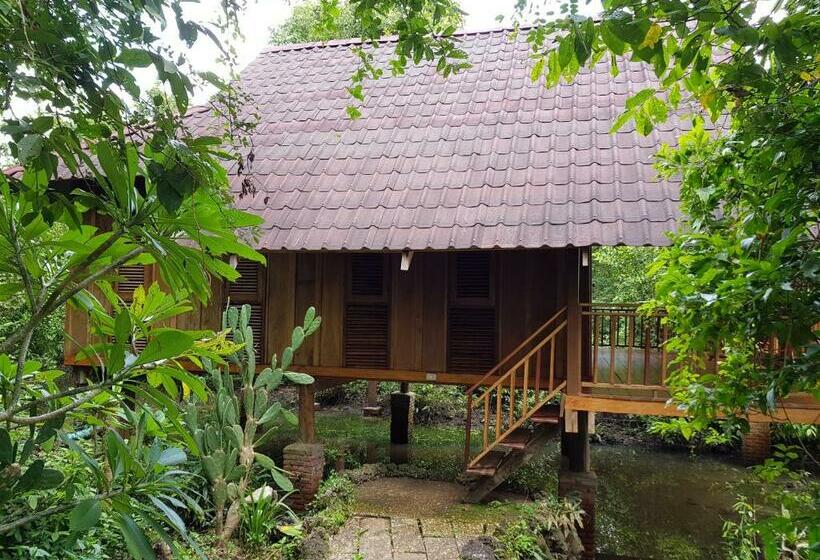 בונגלו סטנדרט עם נוף לגינה, Kingfisher Ecolodge