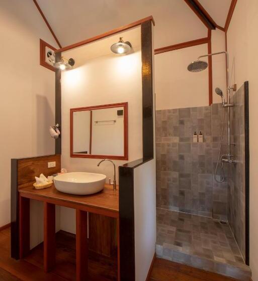 Бунгало Deluxe, Kingfisher Ecolodge