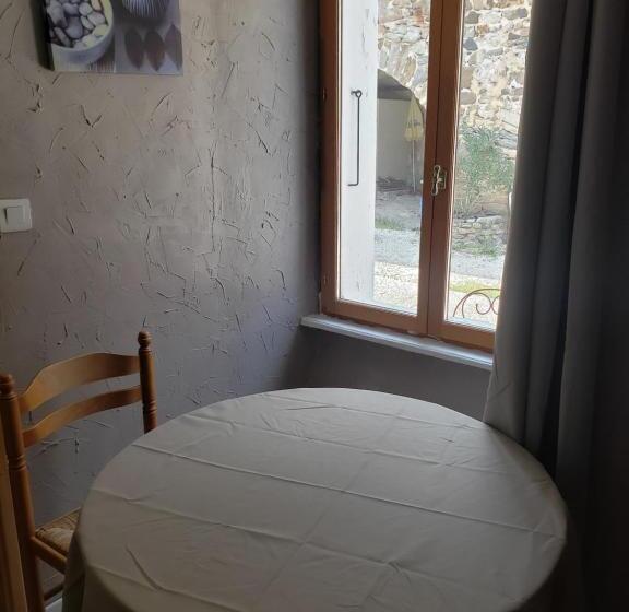 Семейный Номер Вид на Горы, Le Moulin D Onclaire Camping Et Chambres D Hôtes