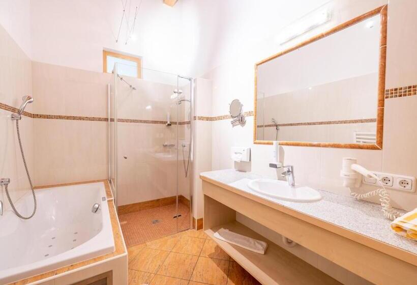 جناح عائلي, Feriengut Unterhochstätt