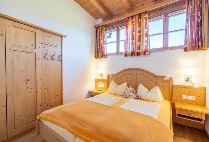 جناح عائلي, Feriengut Unterhochstätt