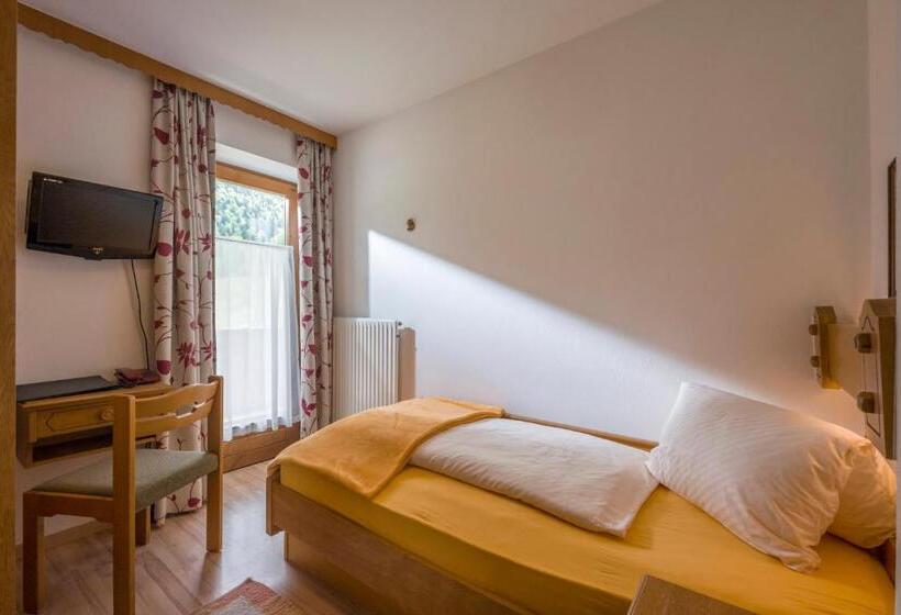 غرفة إقتصادية فردية, Feriengut Unterhochstätt