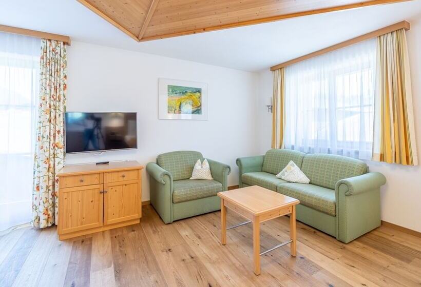 جناح جونيور, Feriengut Unterhochstätt