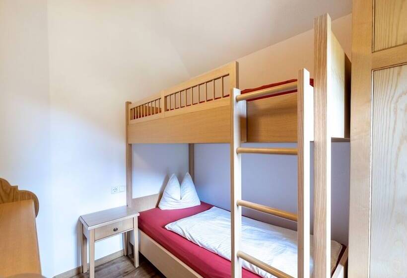 جناح عائلي, Feriengut Unterhochstätt