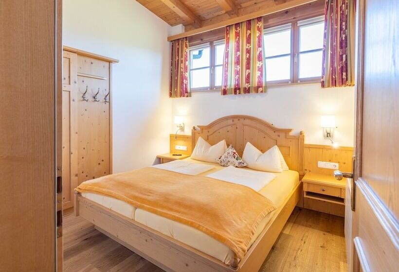 جناح عائلي, Feriengut Unterhochstätt