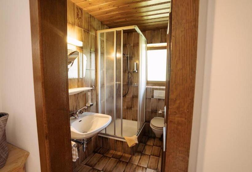 غرفة إقتصادية فردية, Feriengut Unterhochstätt