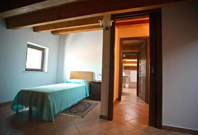 スタンダードトリプルルーム, Agriturismo Miracco Atanasio Franco Il Maniero