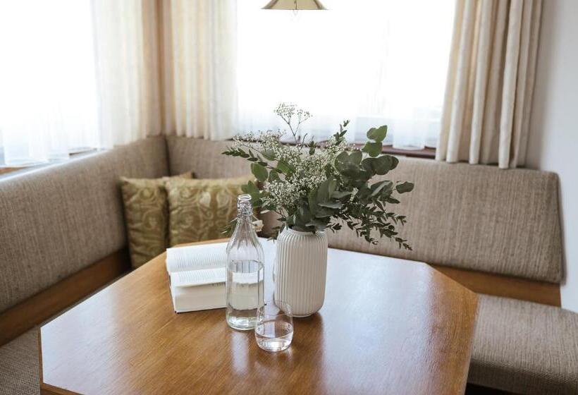 Comfort room with balcony, Bauhof