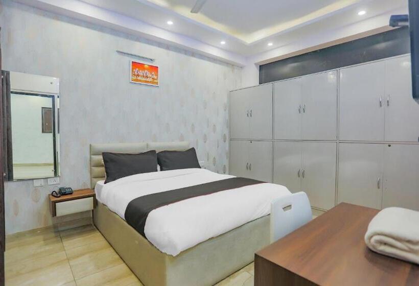 三人经典房间, Collection O 78374 Collection O Essendi Hospitalities Llp