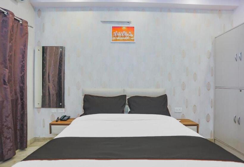Трехместный Номер Классика, Collection O 78374 Collection O Essendi Hospitalities Llp