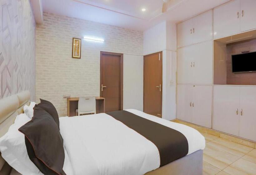 Трехместный Номер Классика, Collection O 78374 Collection O Essendi Hospitalities Llp