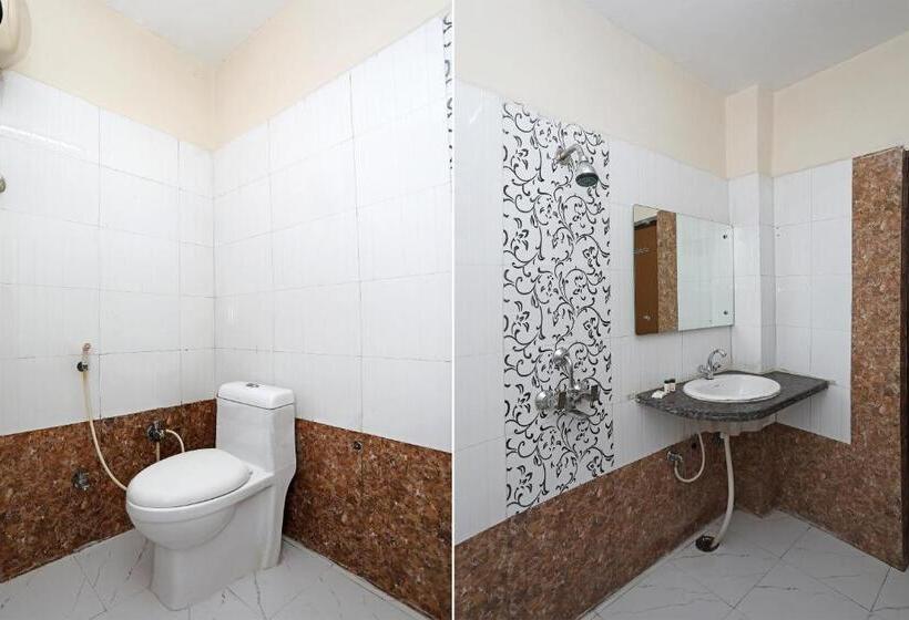 اتاق راحتی سه تخته, Oyo 77408 S S Palace