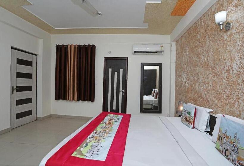 اتاق راحتی سه تخته, Oyo 77408 S S Palace