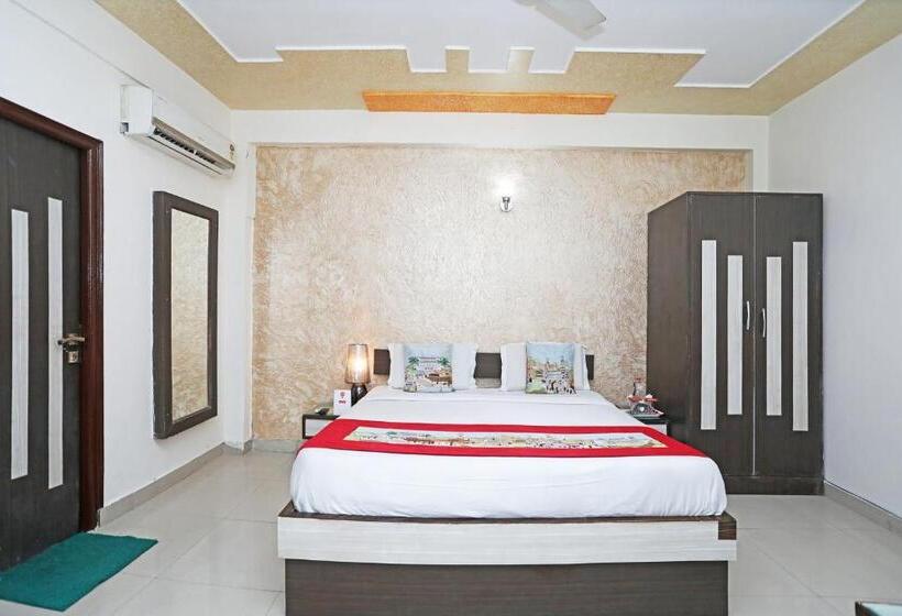 اتاق راحتی سه تخته, Oyo 77408 S S Palace