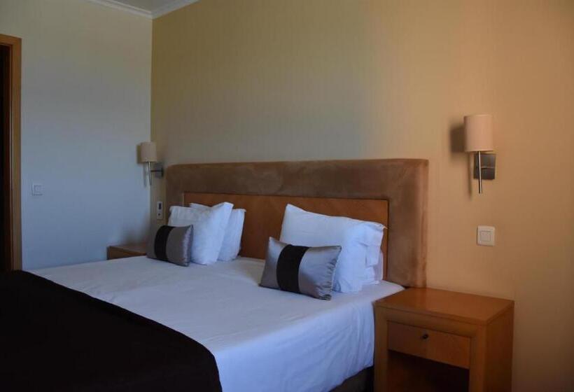 جناح جونيور, Qh Praia De Quiaios