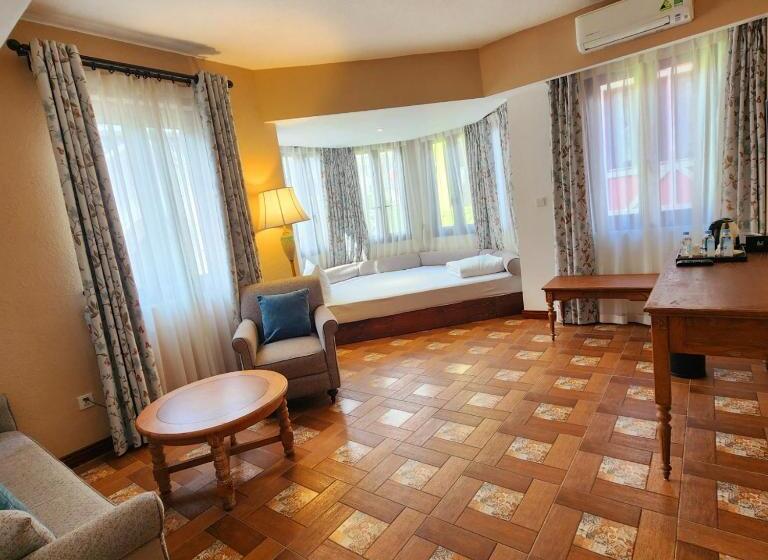 سوییت, Venus Hotel Tam đảo