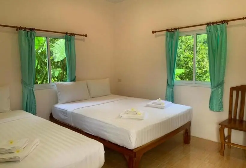デラックストリプルルーム, Khaosok Bamboo Huts Resort