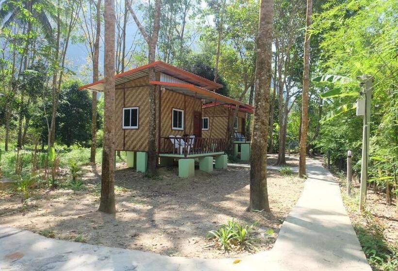 Номер Стандарт с Балконом, Khaosok Bamboo Huts Resort