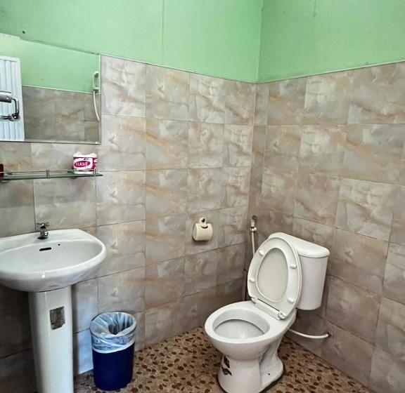 غرفة ديلوكس ثلاثية, Khaosok Bamboo Huts Resort