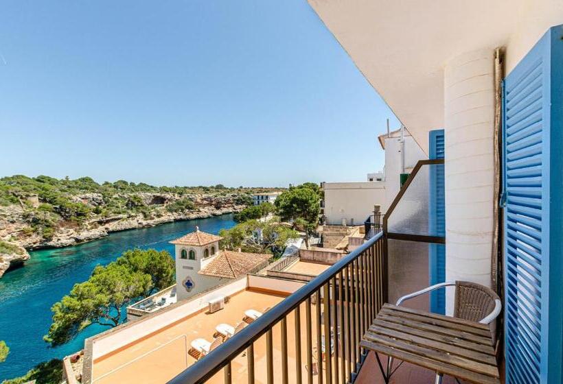 اتاق استاندارد با بالکن و چشمانداز دریا, La Marina Ch