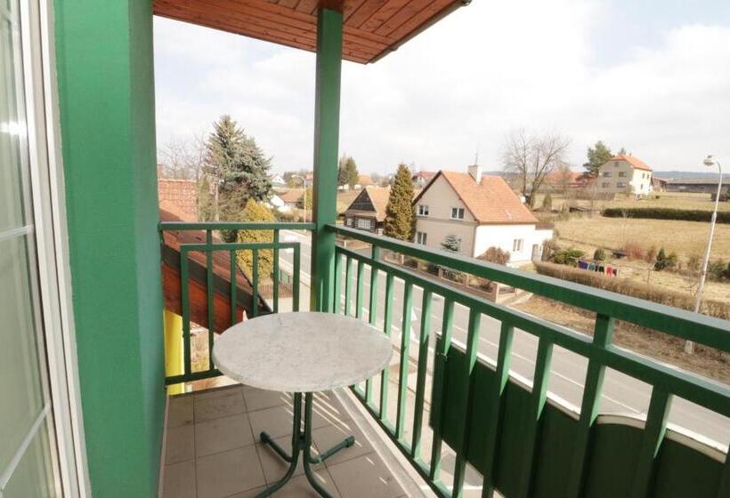 חדר סטנדרט יחיד עם מרפסת, Penzion HŮrka